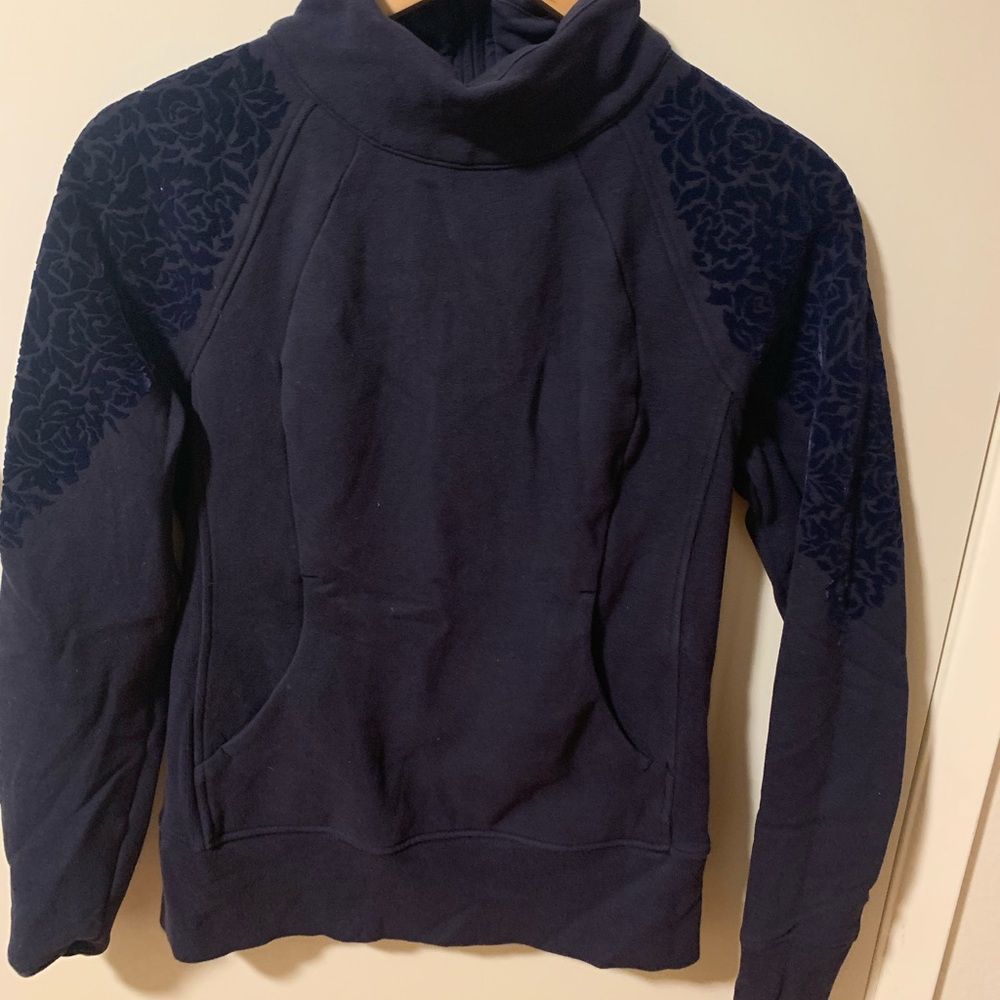 Lululemon sweatshirt